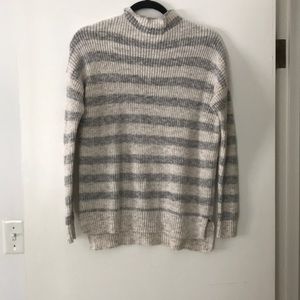 Turtleneck long sleeve sweater